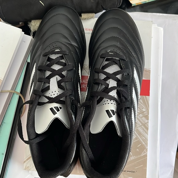 New Adidas turf soccer shoes. US 9 - Picture 5 of 6